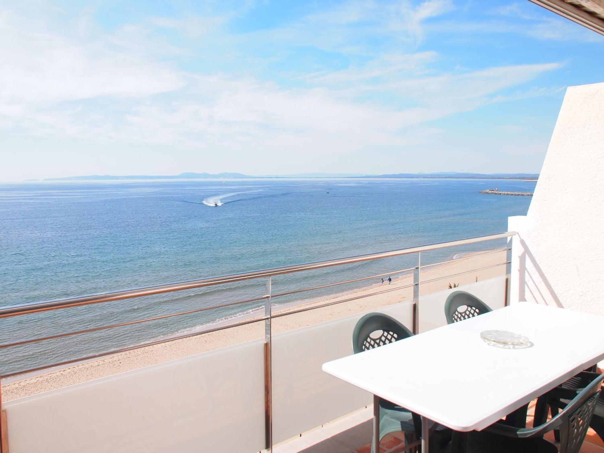 Miramar 31b * Roses